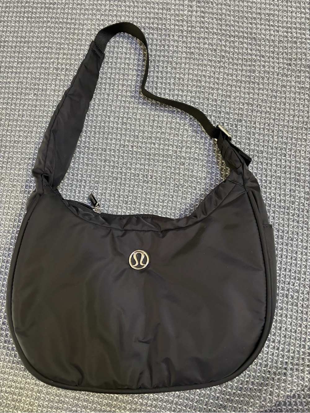NEW Lululemon Mini Shoulder Crescent Hobo Bag 4L - Picture 2 of 6